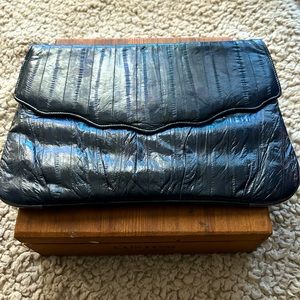 Vintage eel and suede clutch. (Navy)